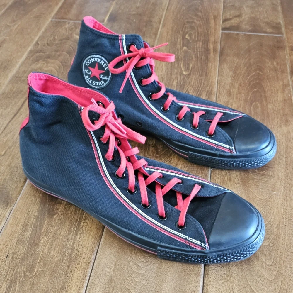 NWOT: *Rare* unisex Converse Chuck Taylors size 10 M/12 W - Picture 9 of 14